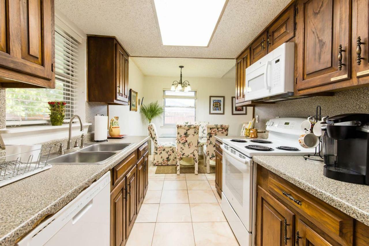 Oasis Near Dfw Airport With Mediterranean Setting 歐文 外观 照片